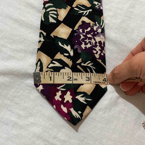 Perry Ellis 100% silk tie - Picture 7 of 9